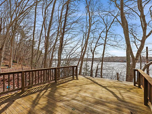 5th image of 75 Edgewater Road