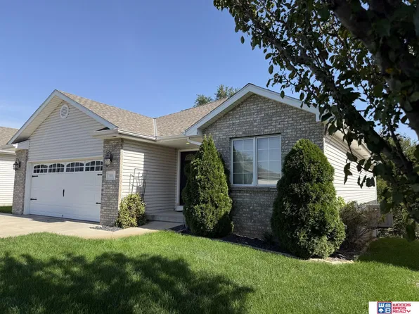 306 Pebble Bch, Lincoln, NE 68520