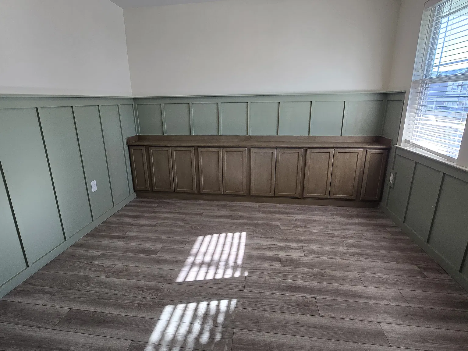 4 bed, 2344 sqft, $2,500 — Photo 2