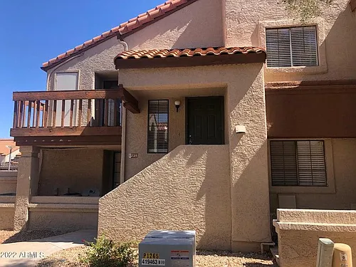 818 S Westwood Photo 1