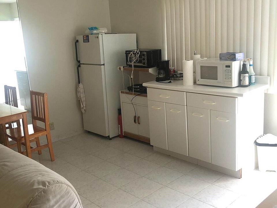 2nd image of 25 Briarwood Dr #1