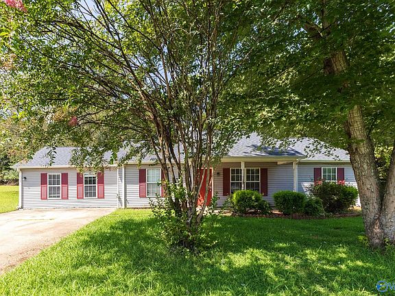 2nd image of 207 Barberry Ln