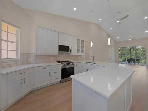 1229 Egrets LNDG #202, NAPLES, FL 34108