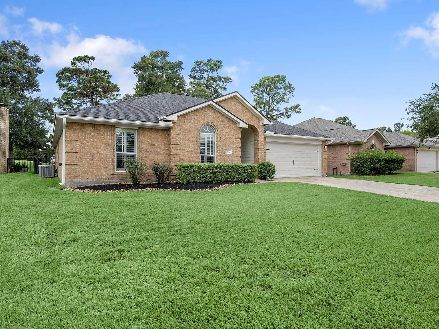 4 bed, 2.0 bath, 2058 sqft, $2,750 — Photo 2
