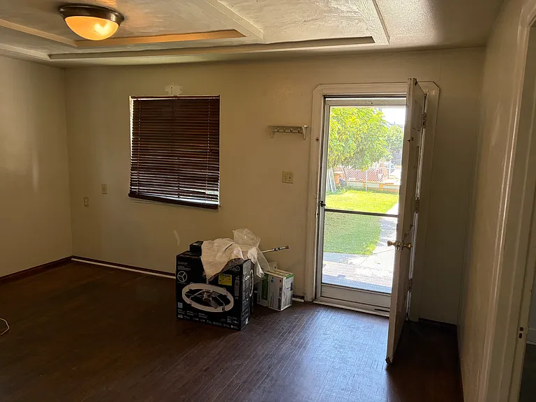 6820 S Miramonte Blvd — Photo 3