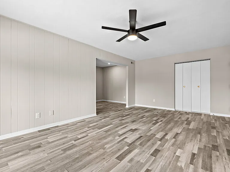 Bayville Apartments — Photo 38