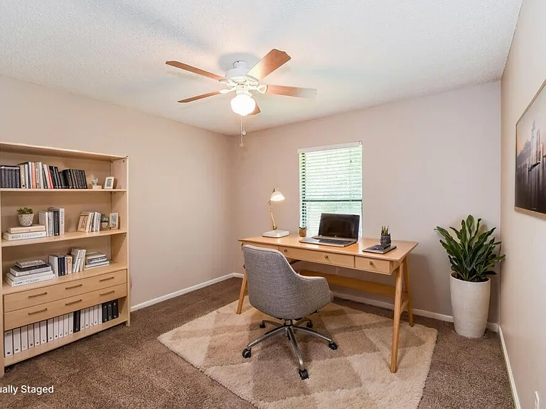 4323 Hanging Moss Dr — Photo 15