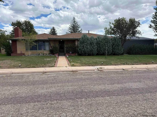 1607 Maple Ct, Cheyenne, WY 82001