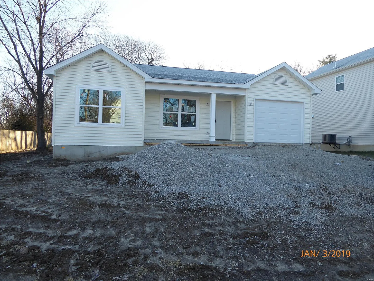 9820 Linn Ave photo 1