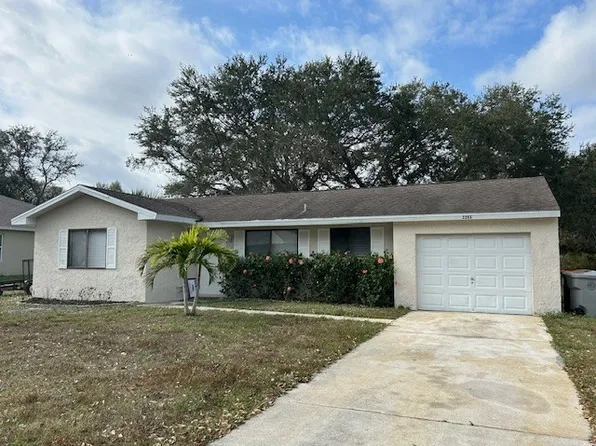 2205 17th Ave SW, Vero Beach, FL 32962