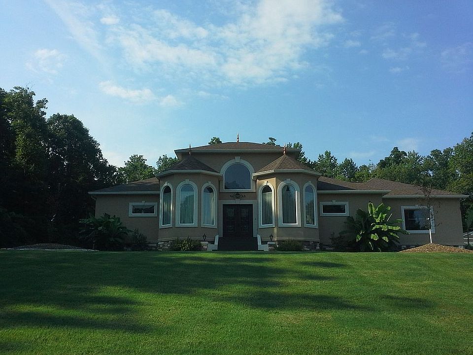 1st image of 104 Northwoods Dr