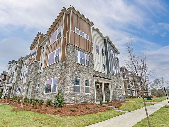 Photo representation of Madison plan. Colors, finishes and options will vary.