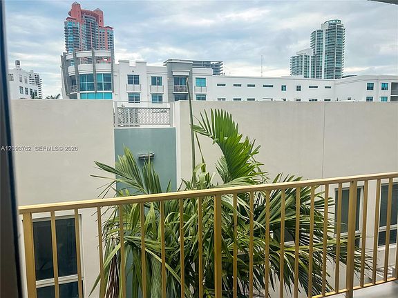 5th image of 220 Washington Ave APT 4B