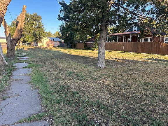 4th image of 901 Oak Ave