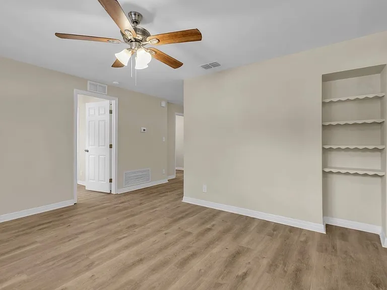 4464 Melvin Cir E — Photo 15