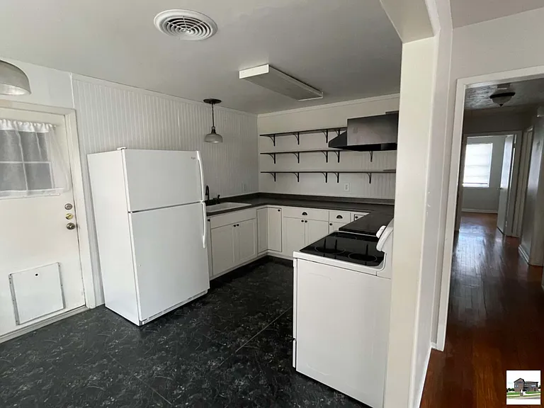 1005 Phil Ave — Photo 3