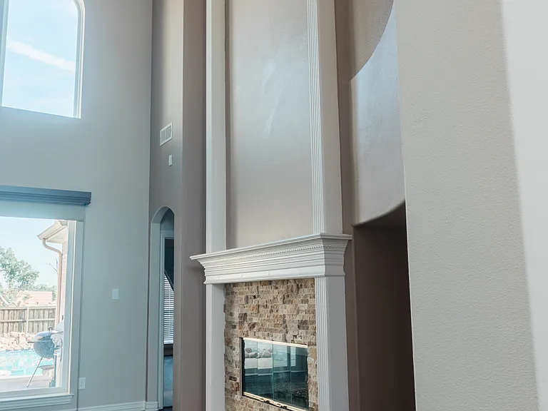 3400 Silverwood Dr — Photo 2