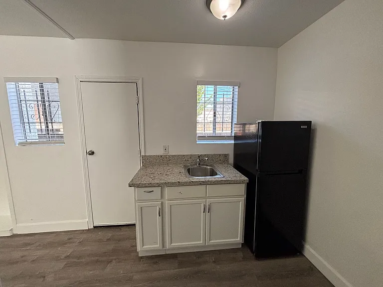 1135 Dawson Ave — Photo 7