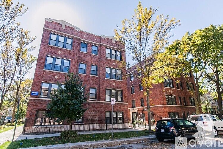 1st image of 2201 W Eastwood Ave