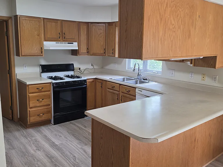 107 Kendall St — Photo 15