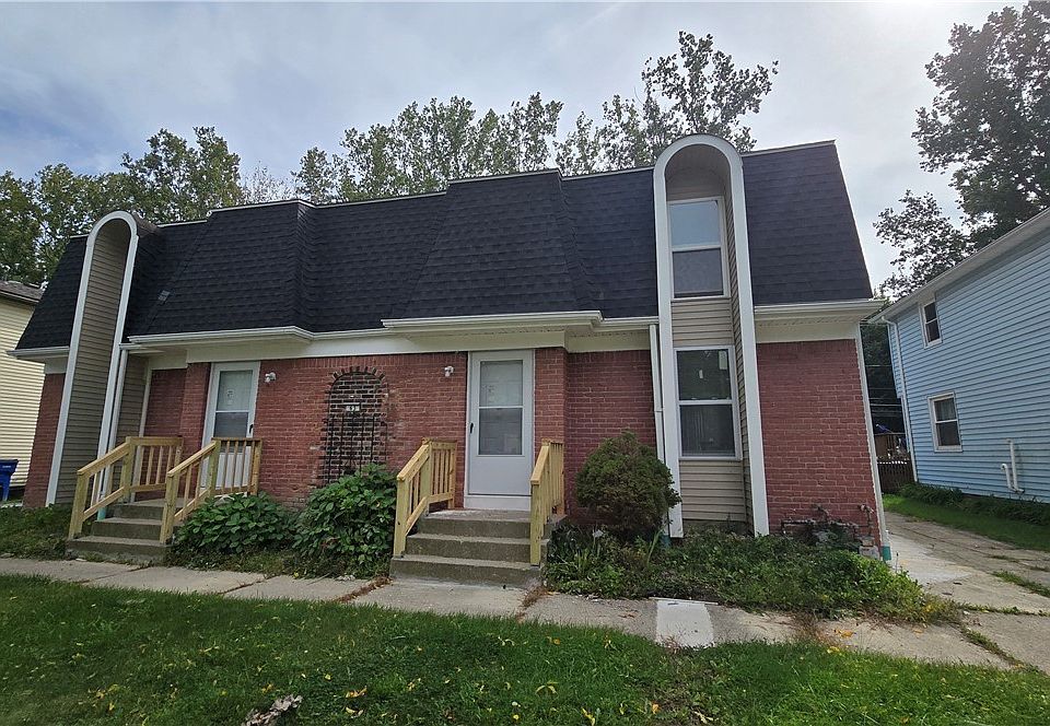 1st image of 63 Cascade Dr