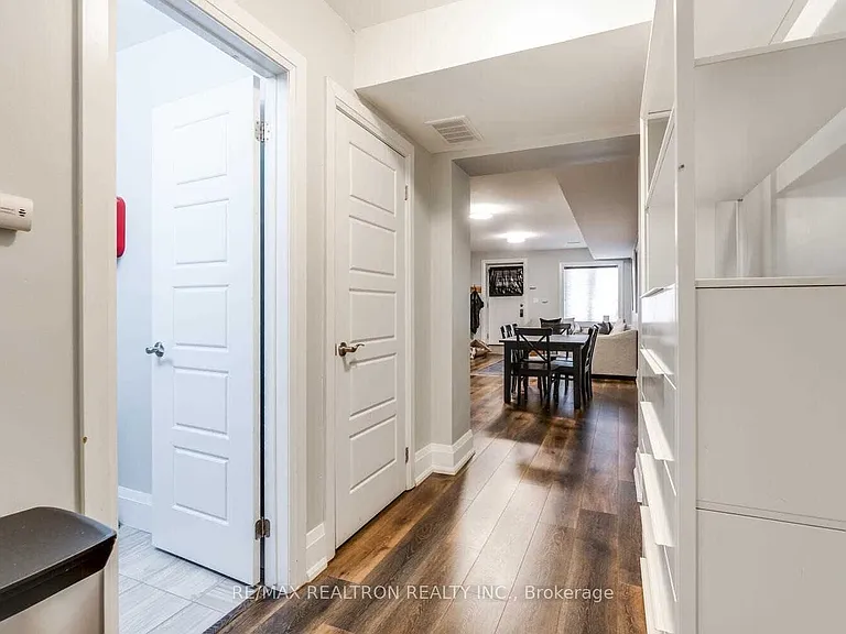 1319 Gerrard St E #LOWER — Photo 15
