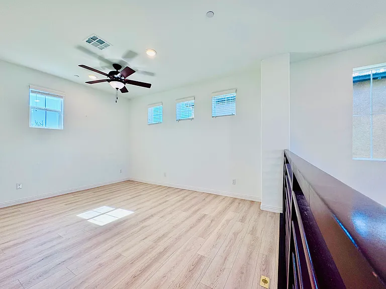 8729 Roving Pl — Photo 8