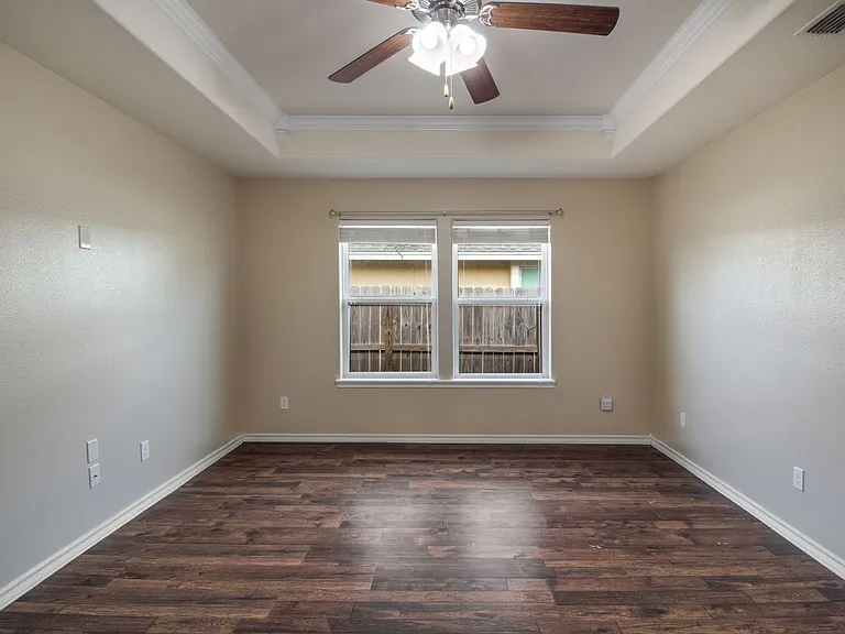3825 Kangaroo Ct — Photo 16