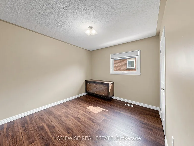 11 Briarcliffe Cres — Photo 31