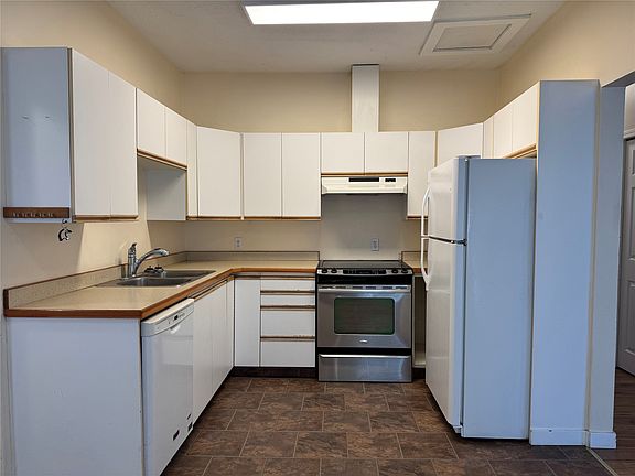 2nd image of 2202 Quilchena Ave