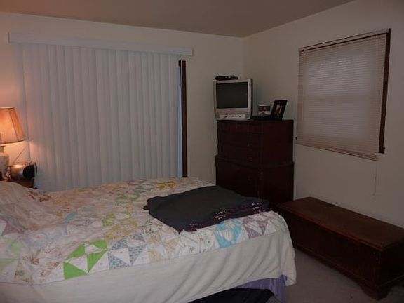 5th image of 318-320 Sunset Dr