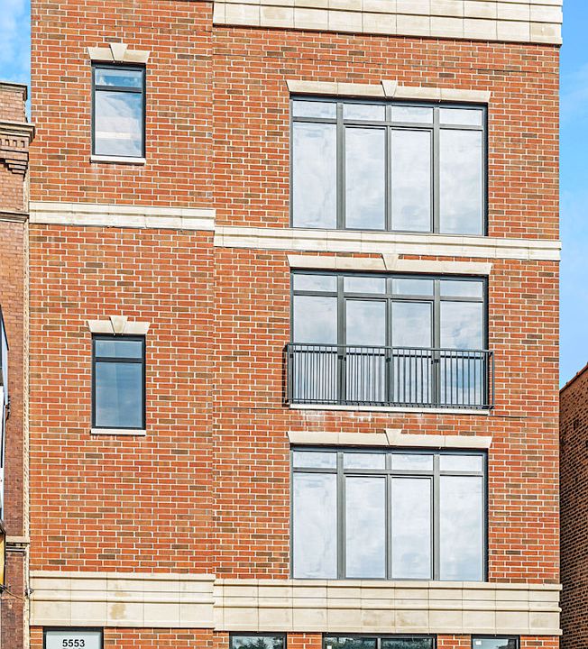 1st image of 5553 N Clark St #301