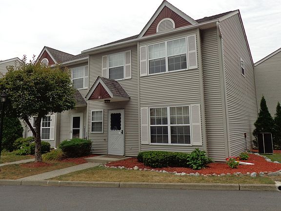 2nd image of 256 Quassaick Ave Unit 14