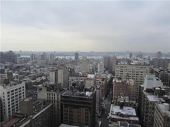 Rented by R New York