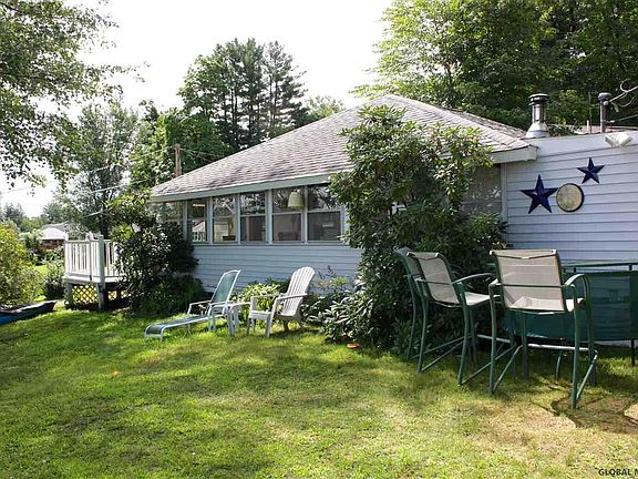 3rd image of 401 SPICER Lane