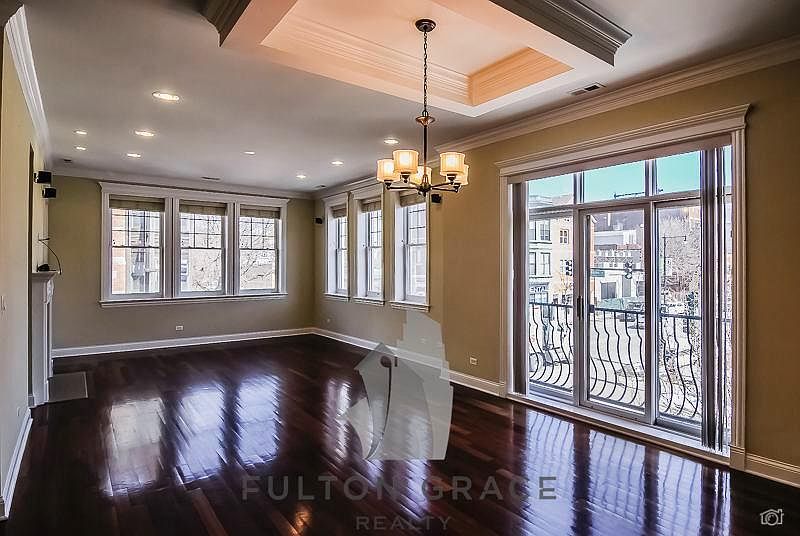 1st image of 3160 N Paulina St #2F