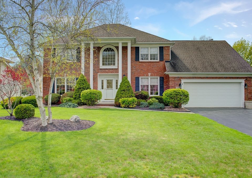 1st image of 122 E Pinelake Dr