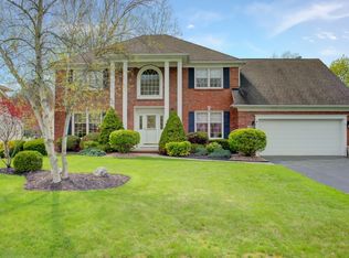 122 E Pinelake Dr, Buffalo, NY 14221