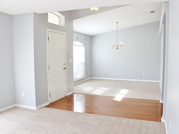 5th image of 9918 Rosewood Glen Ln