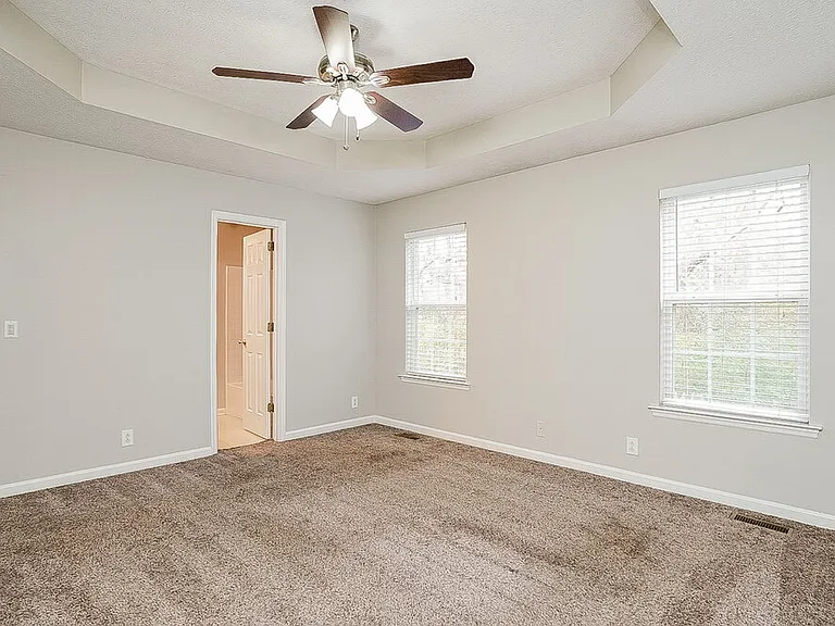 103 Rockton Ct — Photo 11