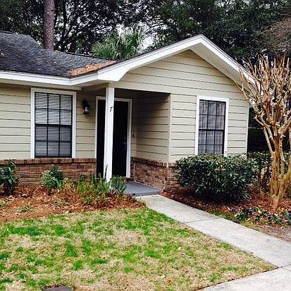 1 Bedroom Townhome - Beautifully remodeled!