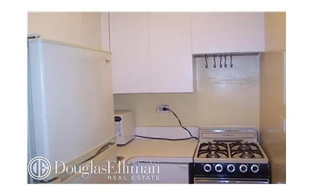 Rented by Douglas Elliman | media 59