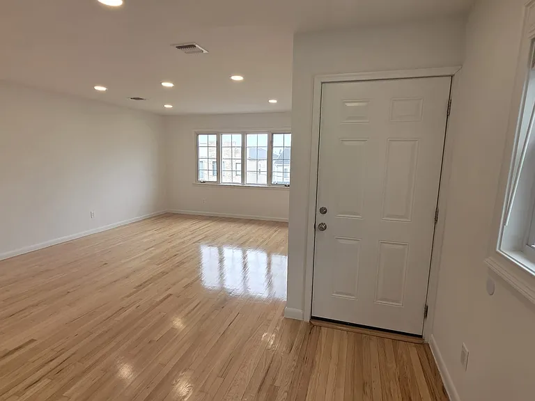 5200 Meadowview Ave #2 — Photo 20