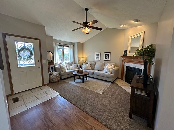 4th image of 668-670 Armand Dr #2