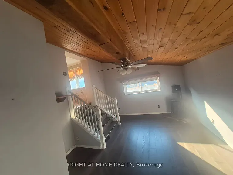755 Maple Ave — Photo 11