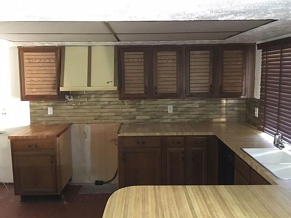 3rd image of 6409 Faircove Cir