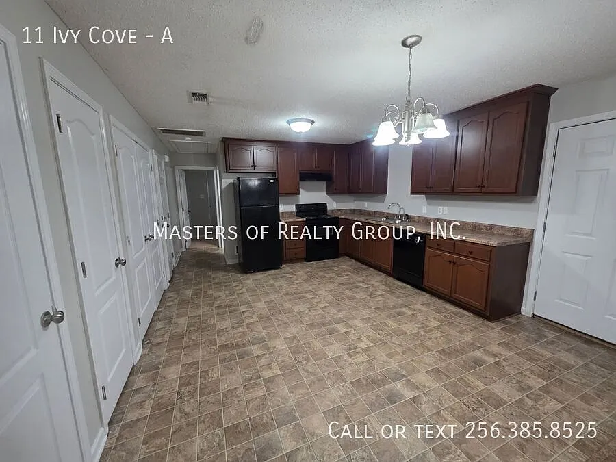 Fresh & Functional: Stylish 2Bed, 2Bath Duplex Unit A 896 Sq Ft — Photo 2