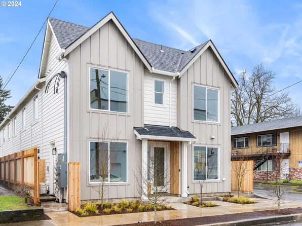 5542 SE Center St #2, Portland, OR 97206