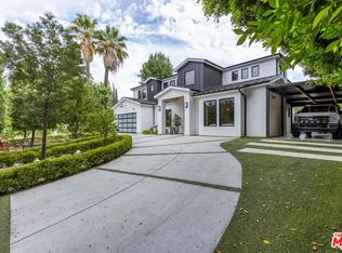 18938 Wells Dr, Tarzana, CA 91356