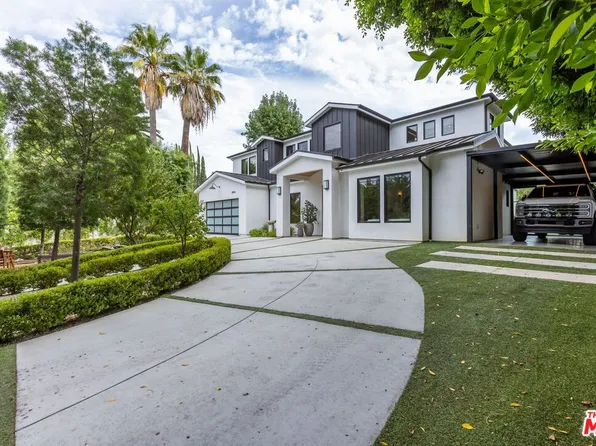 18938 Wells Dr, Tarzana, CA 91356
